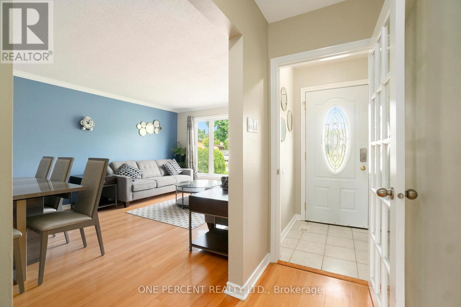 Property Photo: 1208 Stanton Road ON K2C 3E2