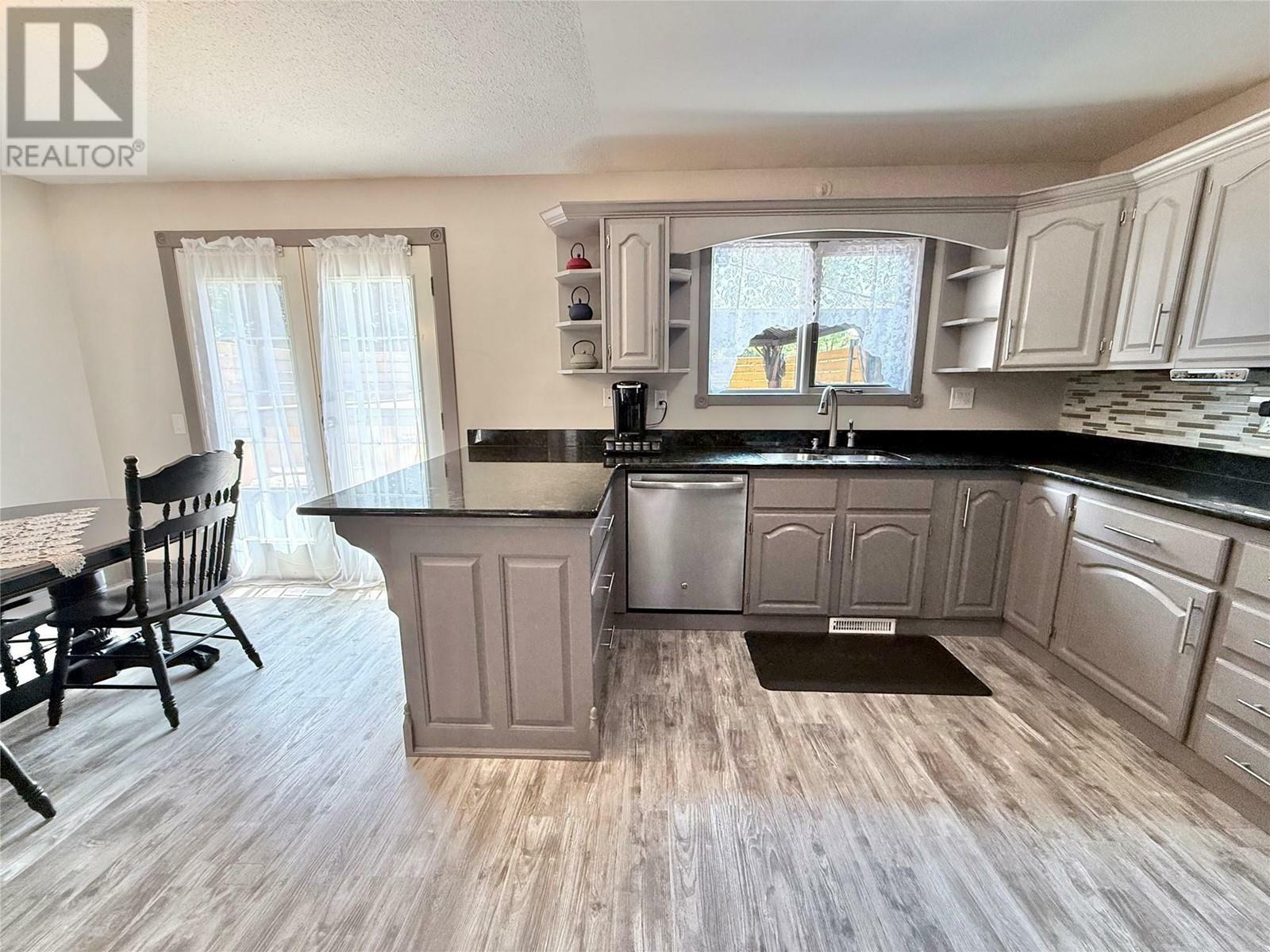Property Photo: 3233 7th Street South BC V1C 5G6