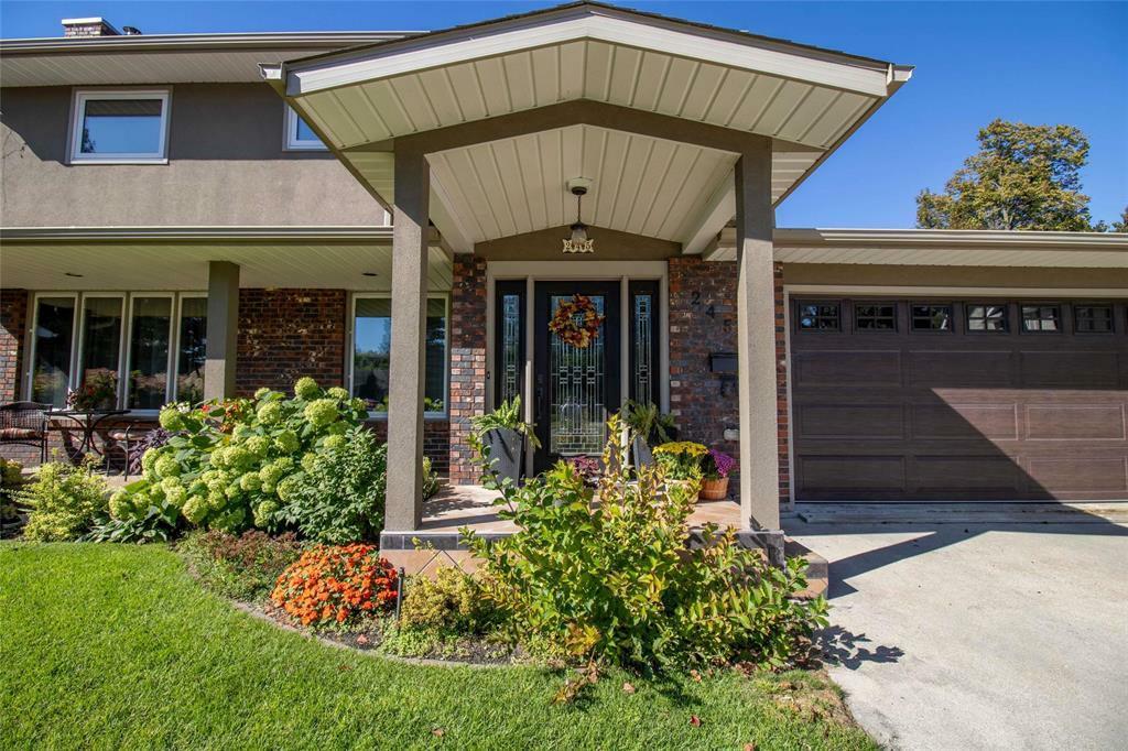 Property Photo: 245 Lilac Bay MB R5G 2C9