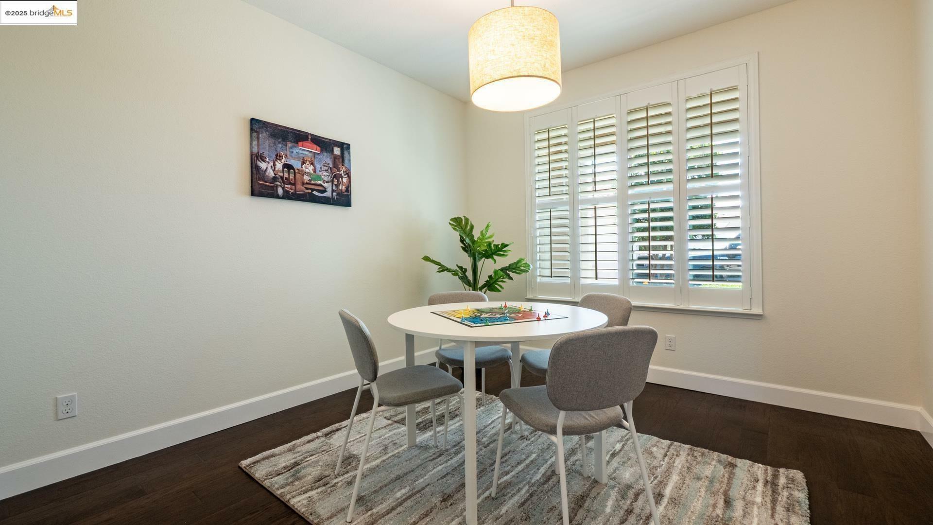 Property Photo: 858 Pathfinder Ct CA 94561
