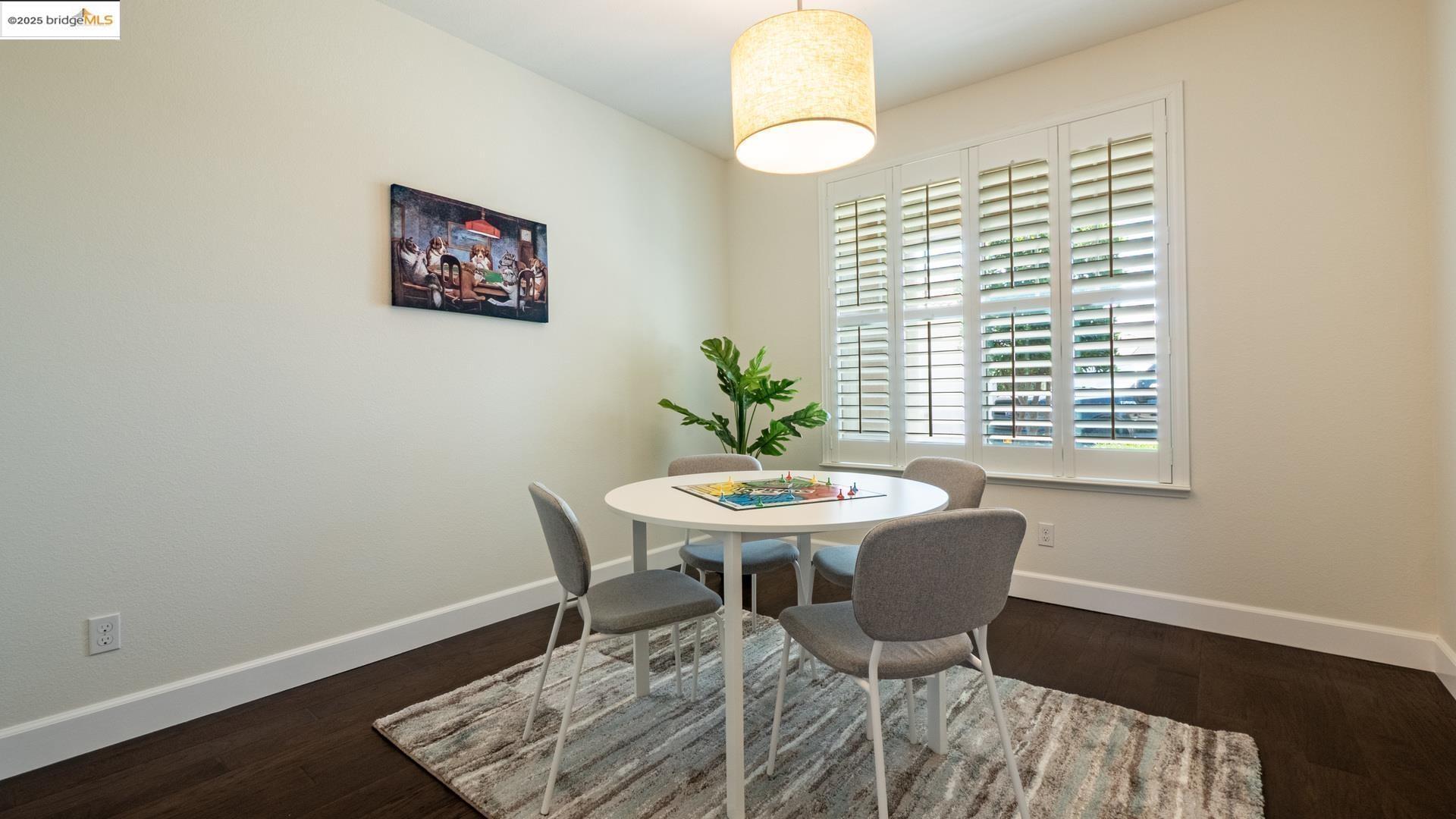 Property Photo: 858 Pathfinder Ct CA 94561