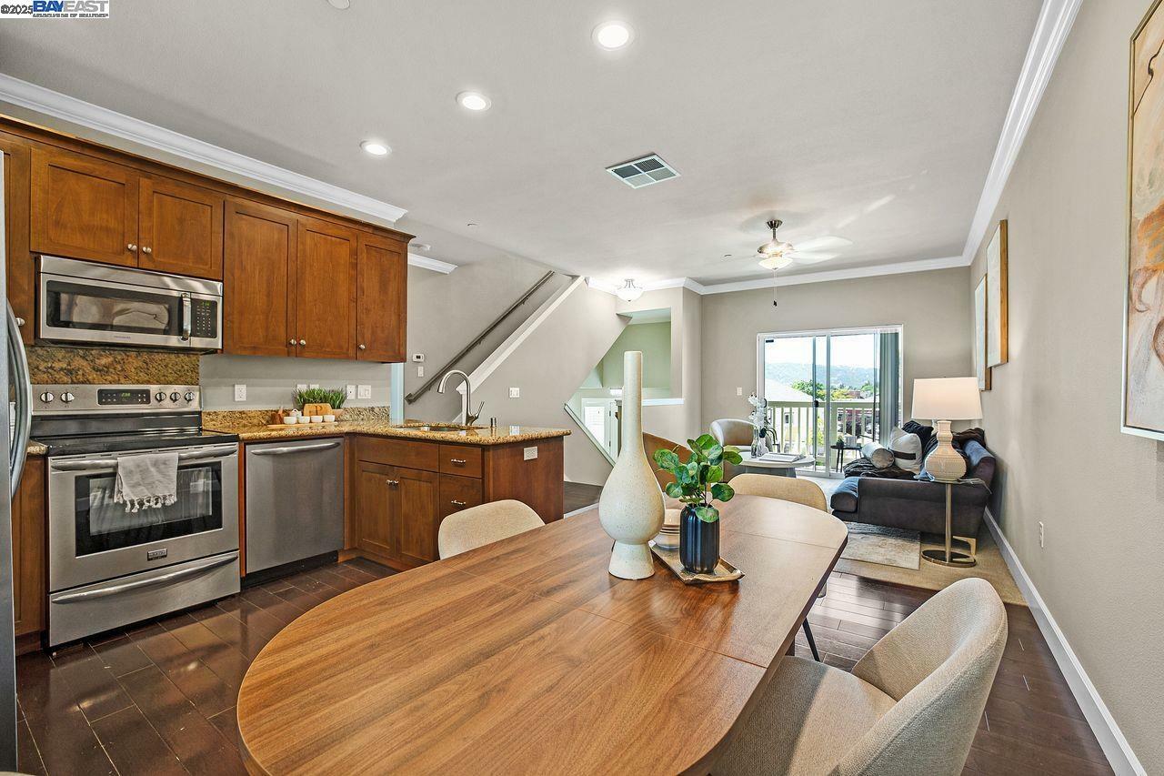 Property Photo:  200 Valletta Ln  CA 94566 