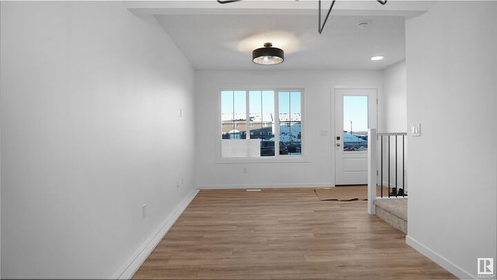 Property Photo: 525 Secord Boulevard NW 32 AB T5T 4A4