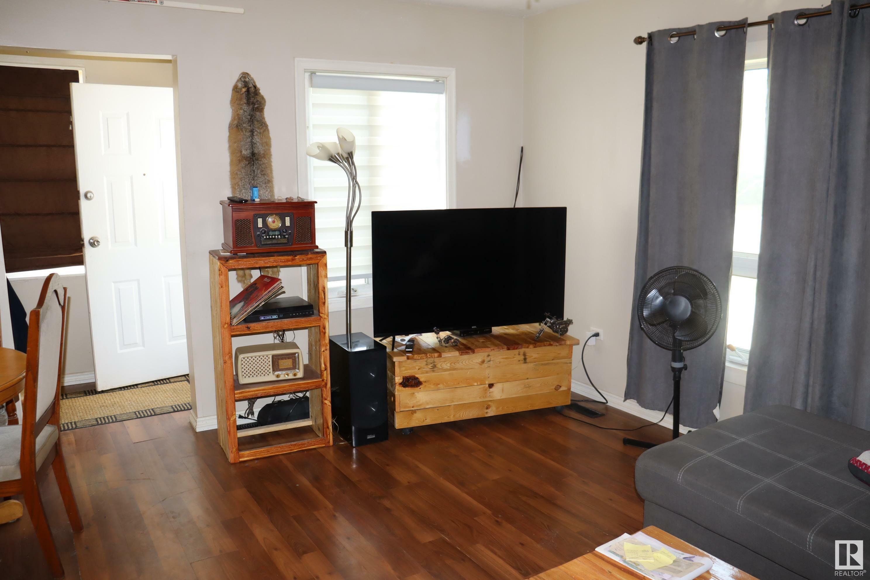 Property Photo: 5319 47 Avenue AB T9A 0K9