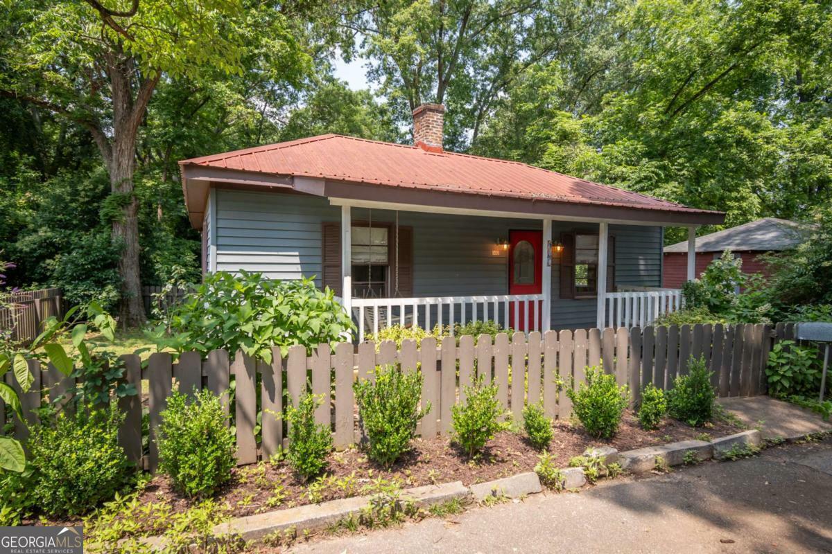 Property Photo: 140 Lakeview Street GA 30601