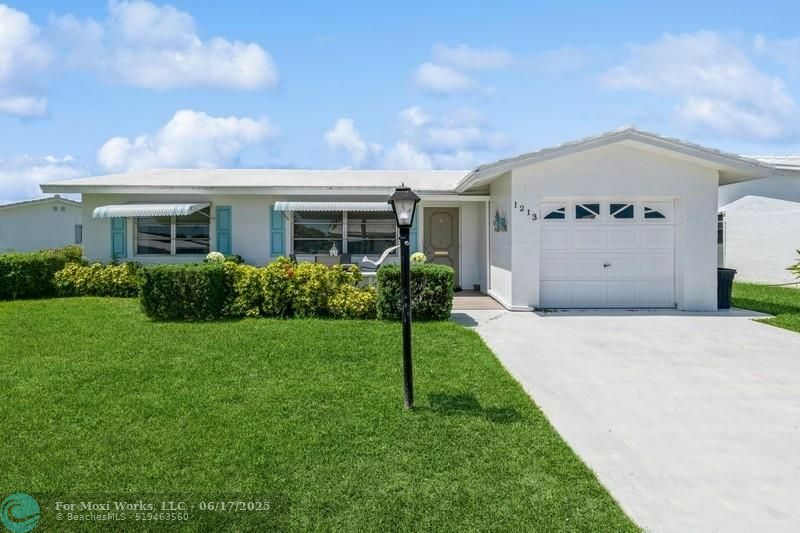 Property Photo: 1213 SW 20th FL 33426