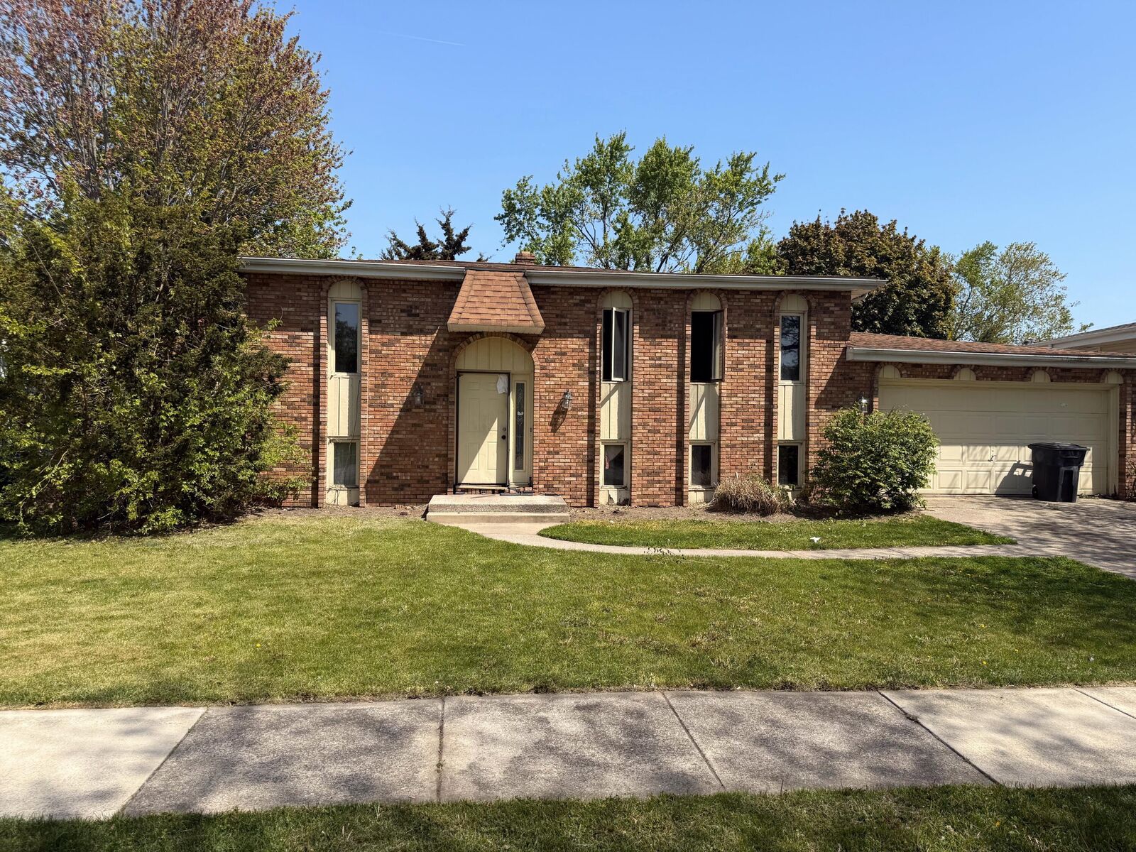 Property Photo: 1806 W 94th Place IN 46307