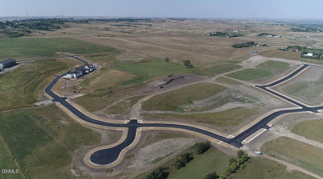 Property Photo: 702 37th Street NW ND 58554