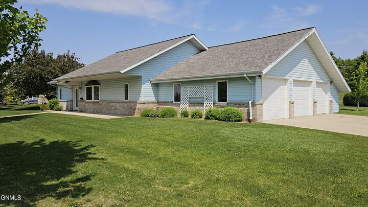 821 Aspen Drive  Oakes ND 58474 photo