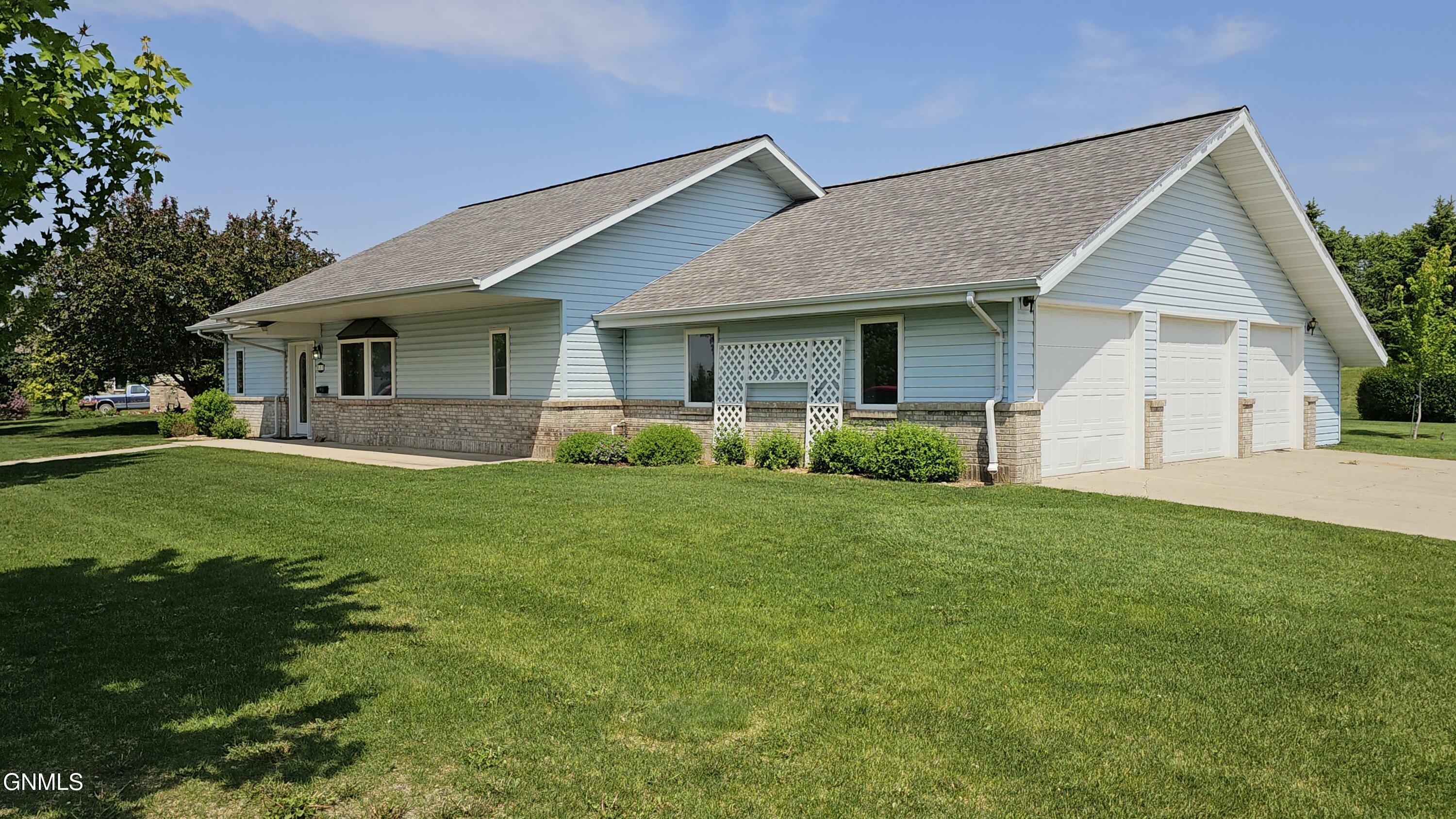 Property Photo: 821 Aspen Drive ND 58474