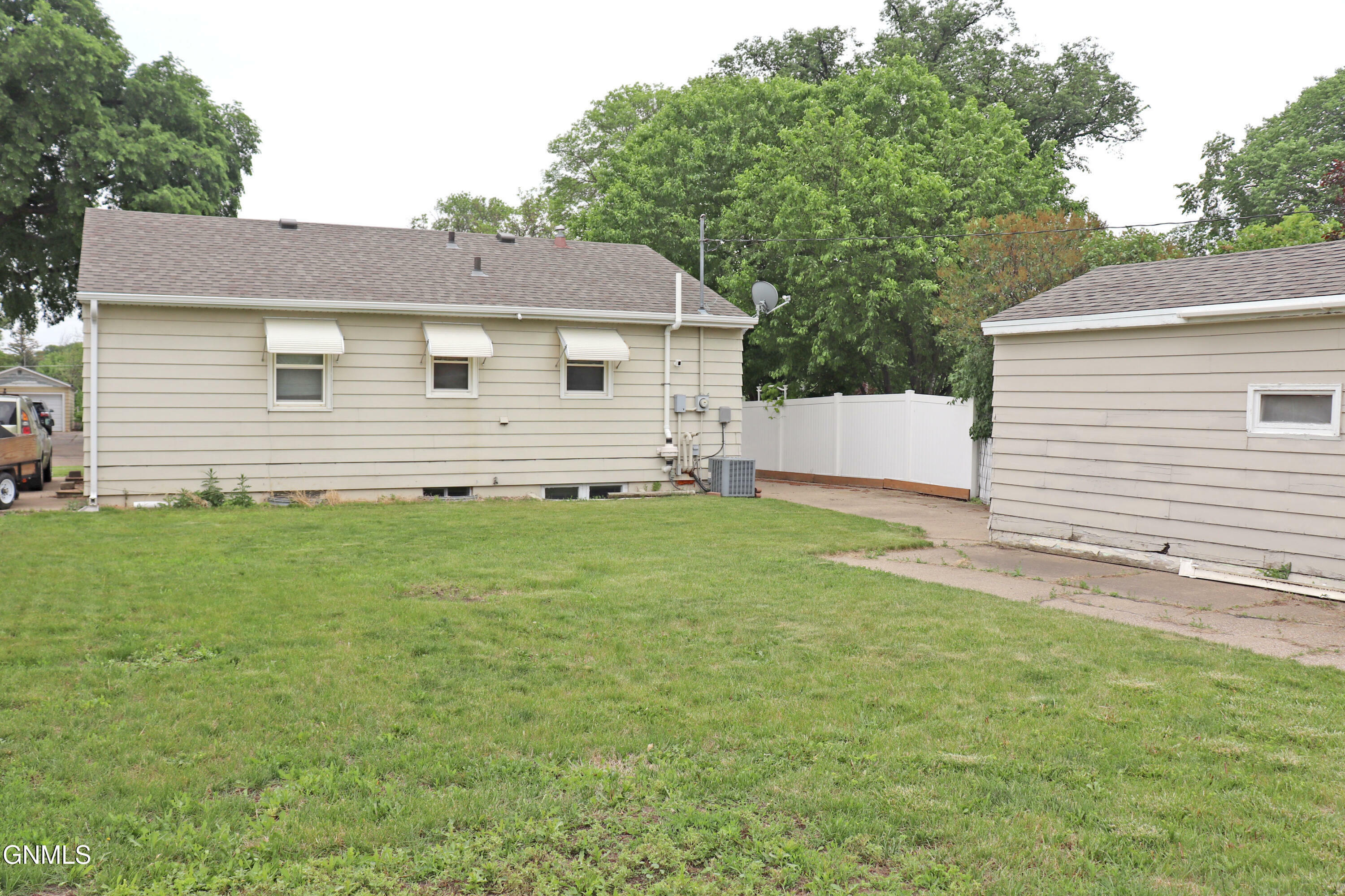 Property Photo:  710 17th Street  ND 58501 