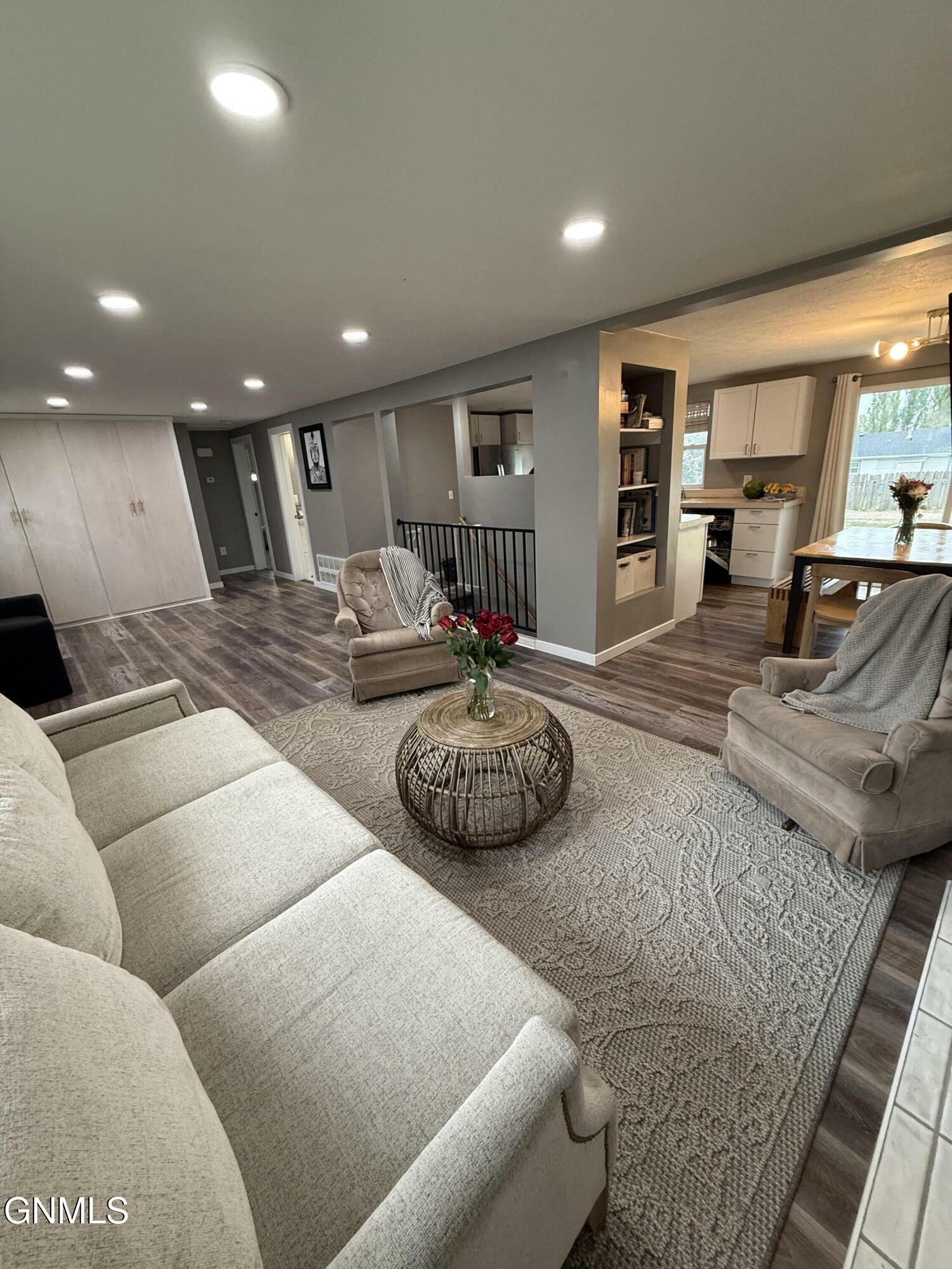 Property Photo: 1908 9th Avenue W ND 58801