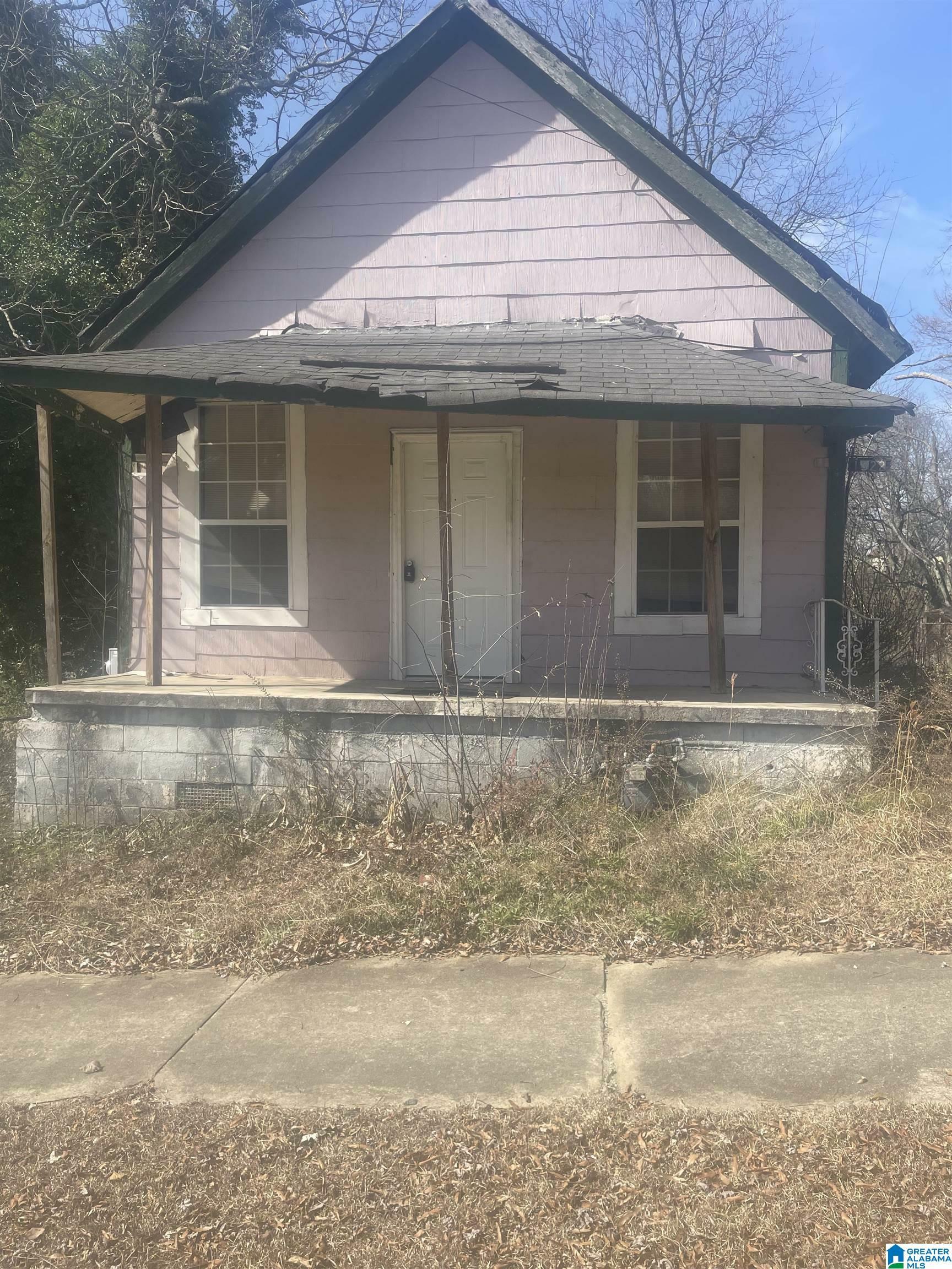 Property Photo: 1322 Pine Avenue AL 36201