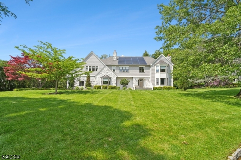 Property Photo: 8 Olde Greenhouse Ln NJ 07940