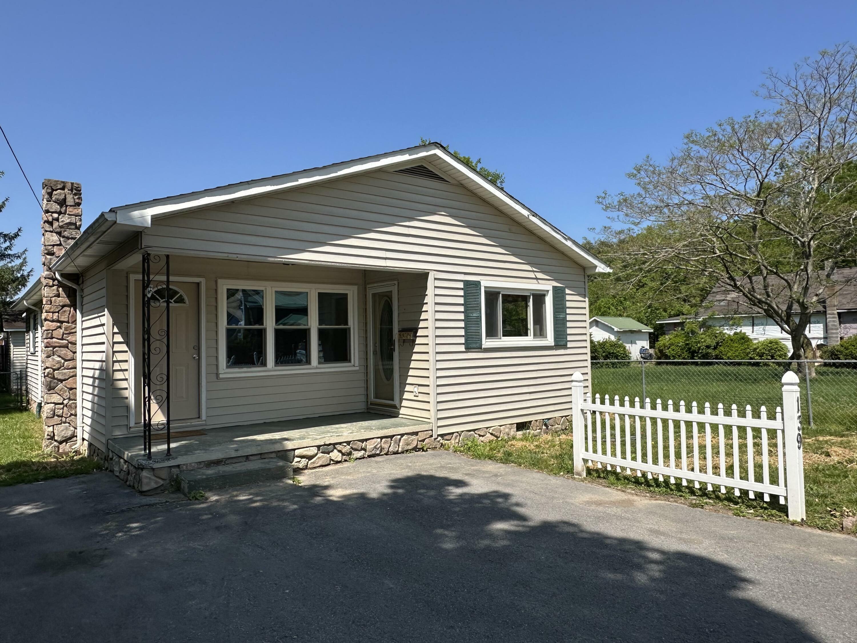 Property Photo: 139 Crizer Ave WV 24986