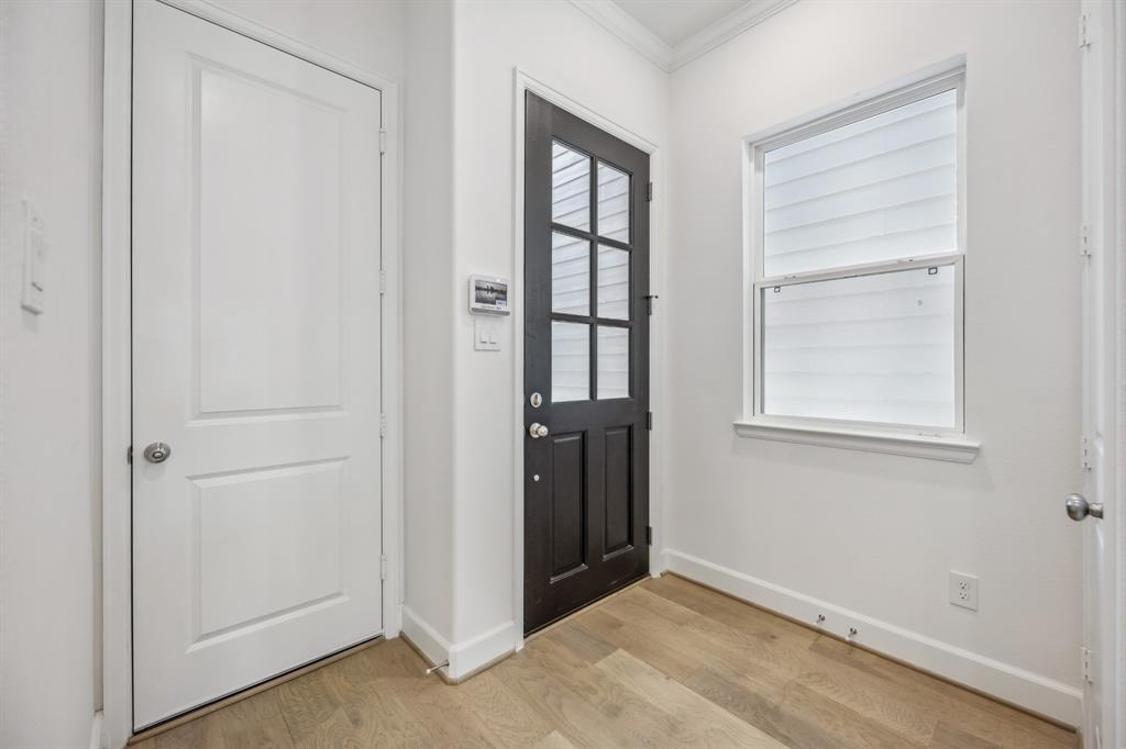 Property Photo: 1108 Dart Street TX 77007