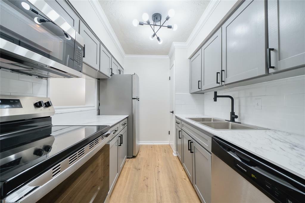 Property Photo: 3224 Timmons Lane 157 TX 77027
