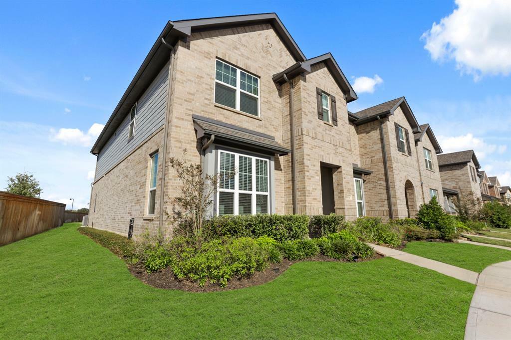 Property Photo: 8050 Scanlan Trace TX 77459