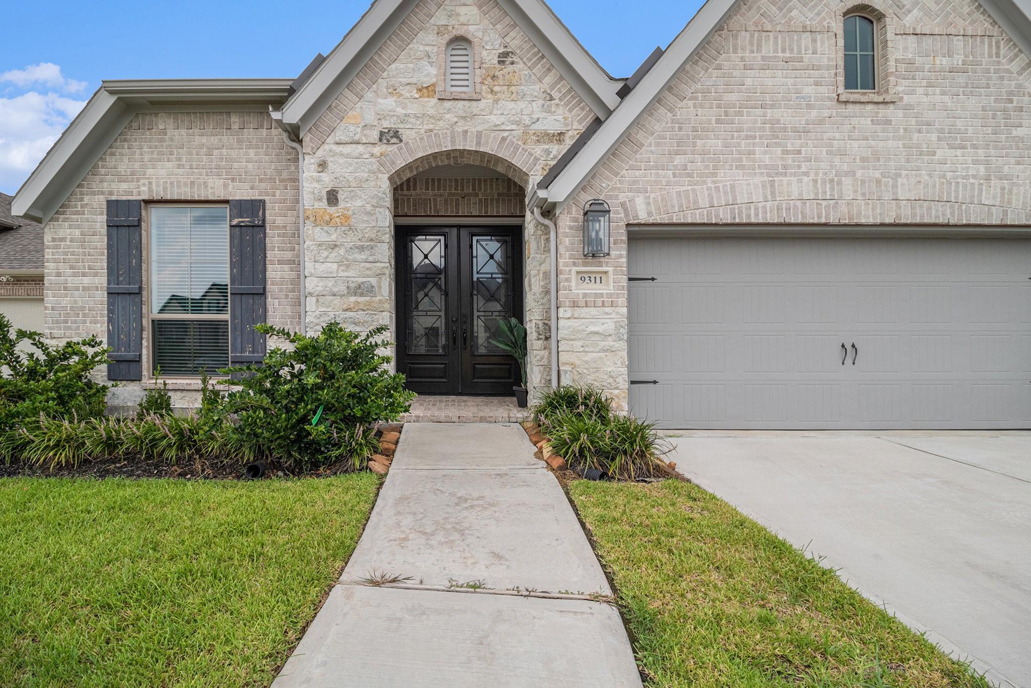 Property Photo:  9311 Crescent Mill Drive  TX 77459 