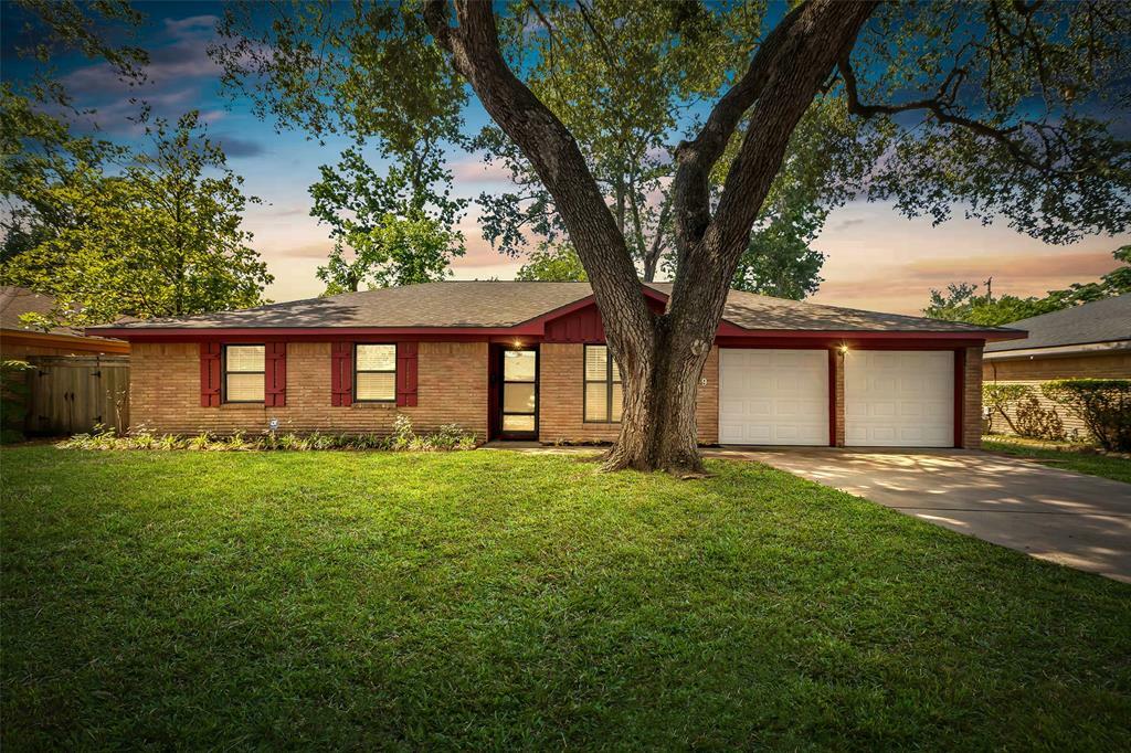 Property Photo: 5839 Ettrick Drive TX 77035