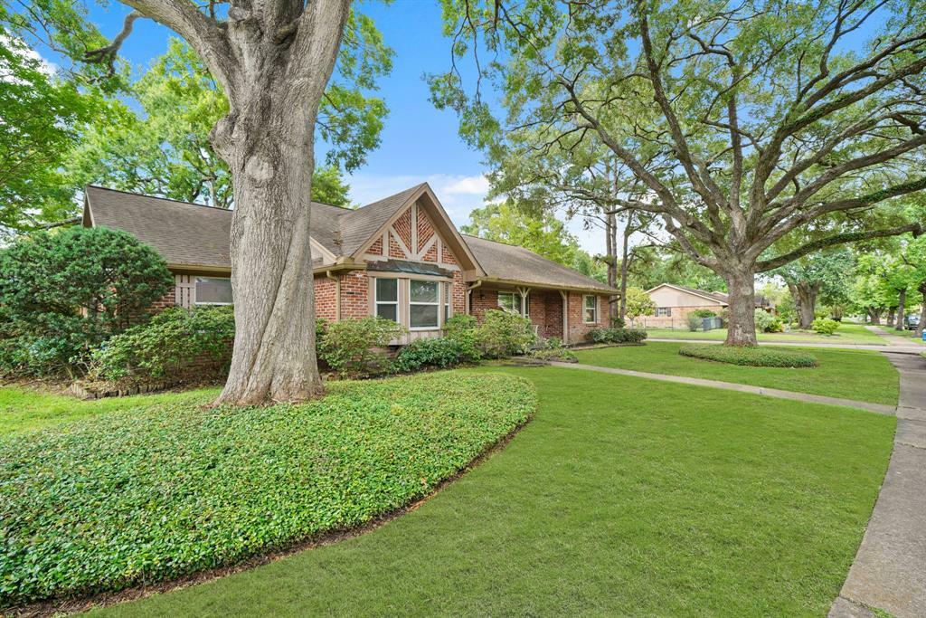 Property Photo: 5439 Imogene Street TX 77096