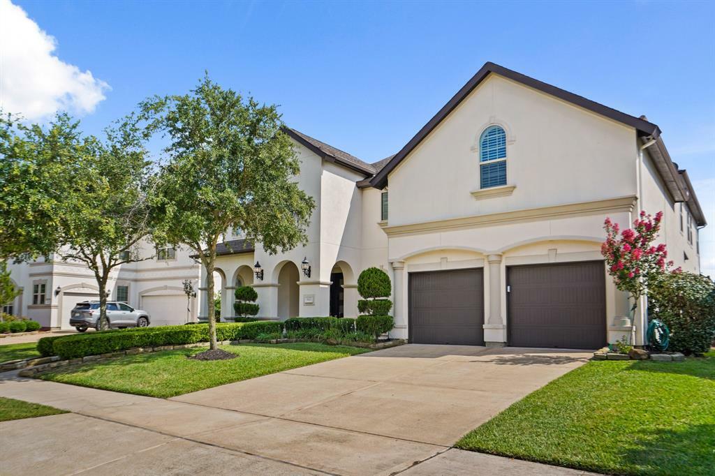 Property Photo: 9810 Mount Whitney TX 77459