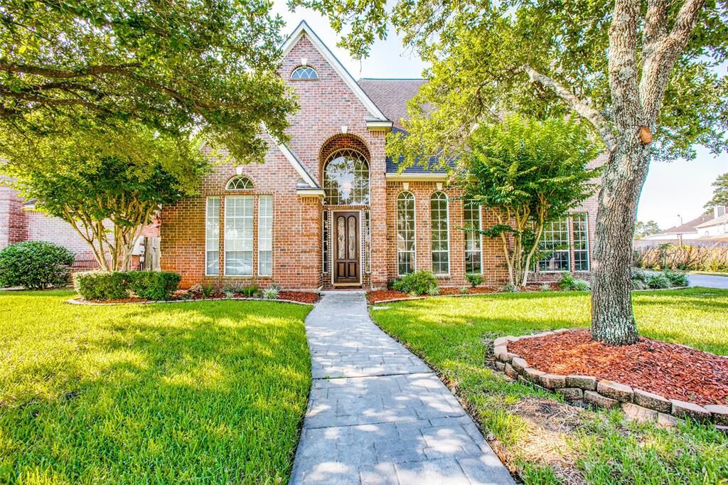 Property Photo: 7411 Place Vendome TX 77379