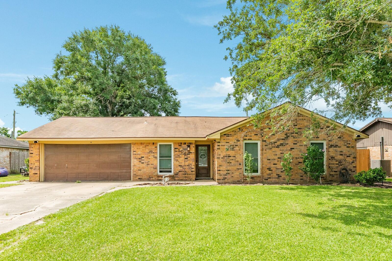 Property Photo: 104 Meadowlark Lane TX 77515