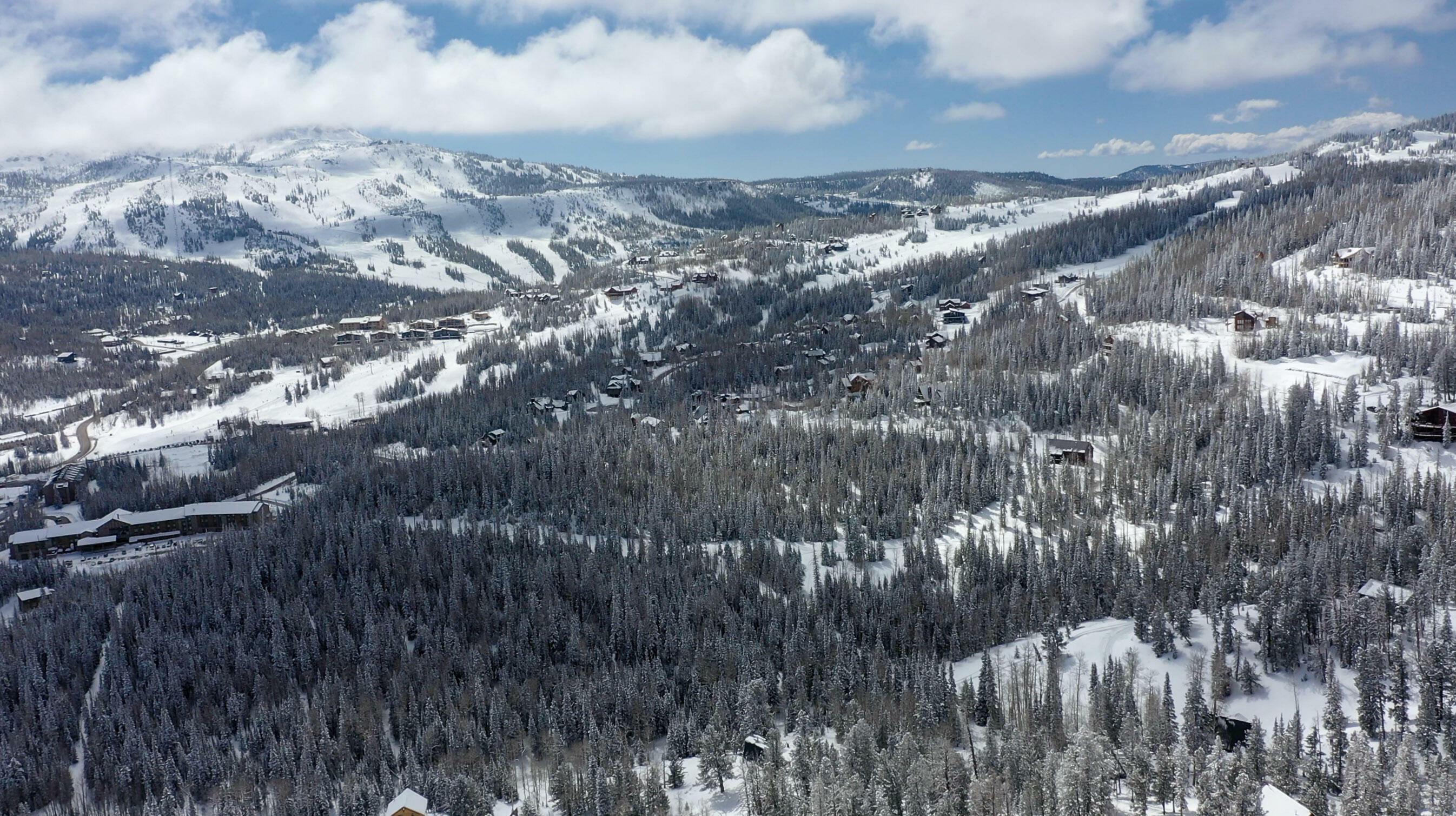 Property Photo: 678 W Ski View Dr UT 84719