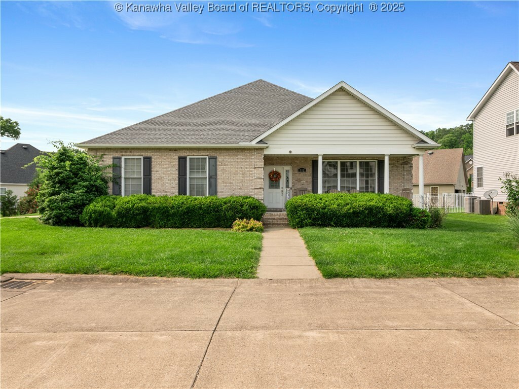 Property Photo: 182 Glen Oaks Court WV 25526