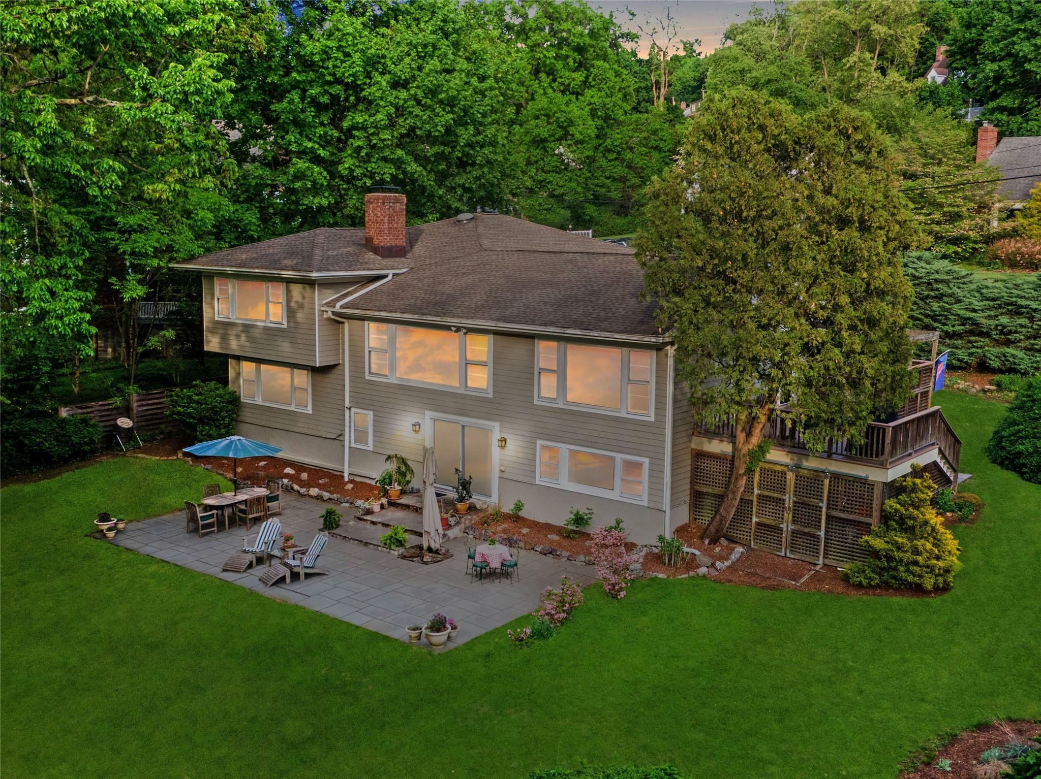 Property Photo: 33 Heritage Hill Road NY 10591