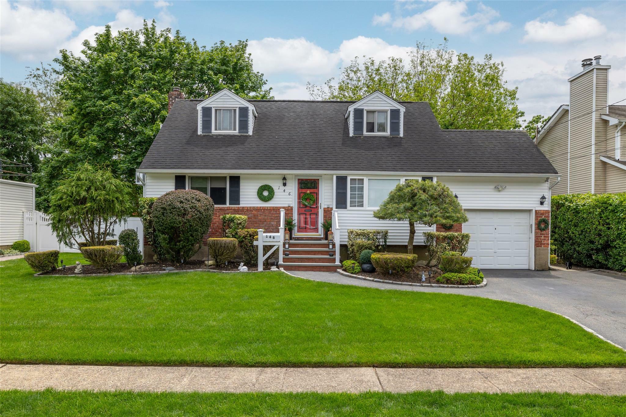 146 N Chestnut Street  Massapequa NY 11758 photo