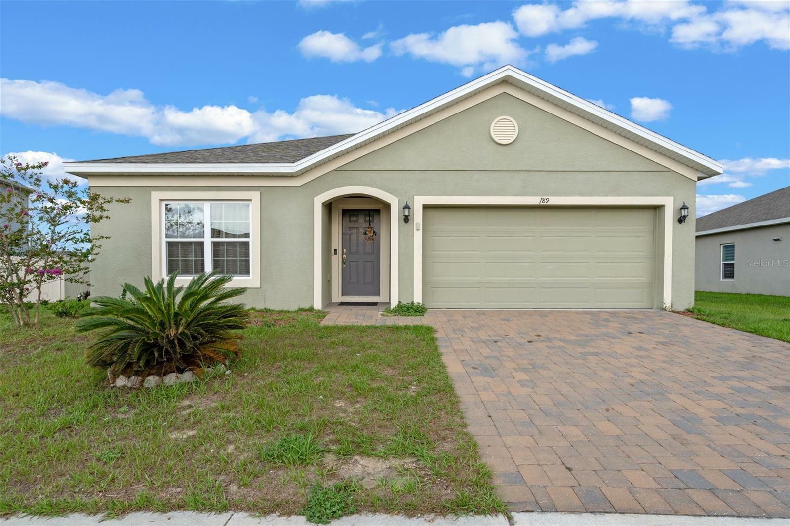 Property Photo: 189 Luxmore Road FL 34736