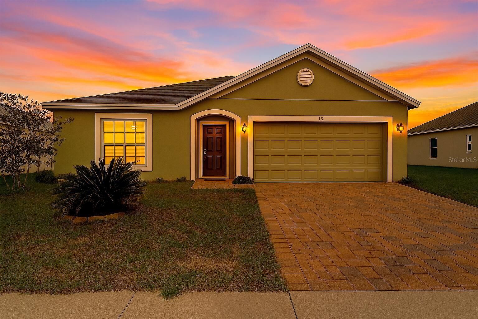 Property Photo: 189 Luxmore Road FL 34736