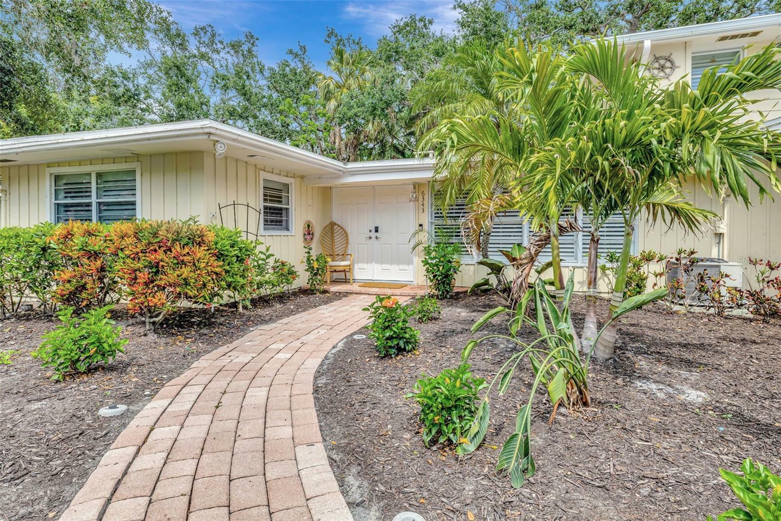 Property Photo: 6343 Hollywood Boulevard FL 34231