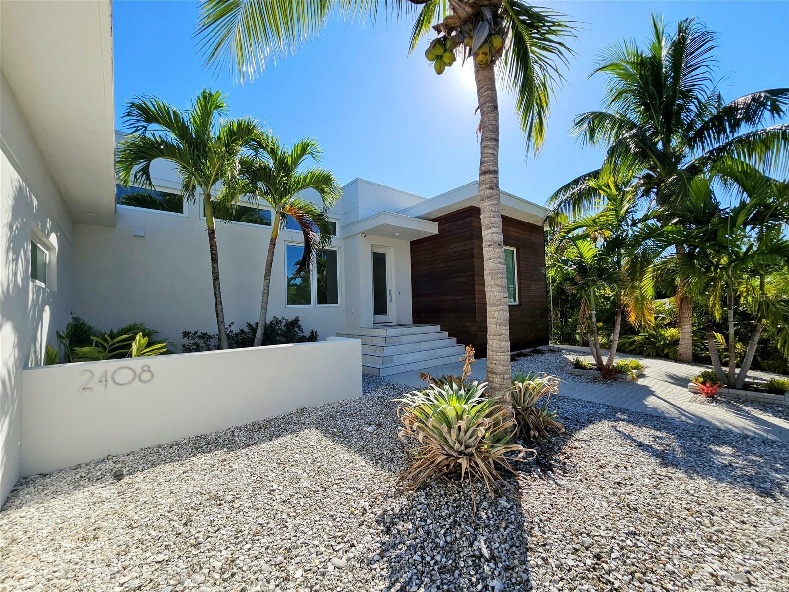 Property Photo:  2408 Nassau Street  FL 34231 