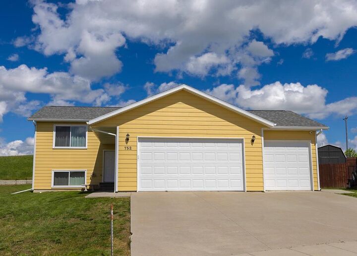 Property Photo: 752 Bear Tooth Court SD 57719