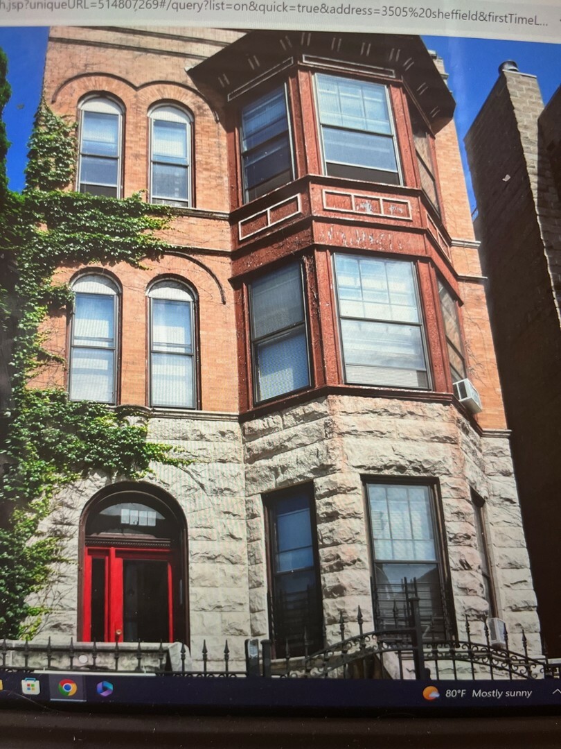 Property Photo:  3505 N Sheffield Avenue 2R  IL 60657 