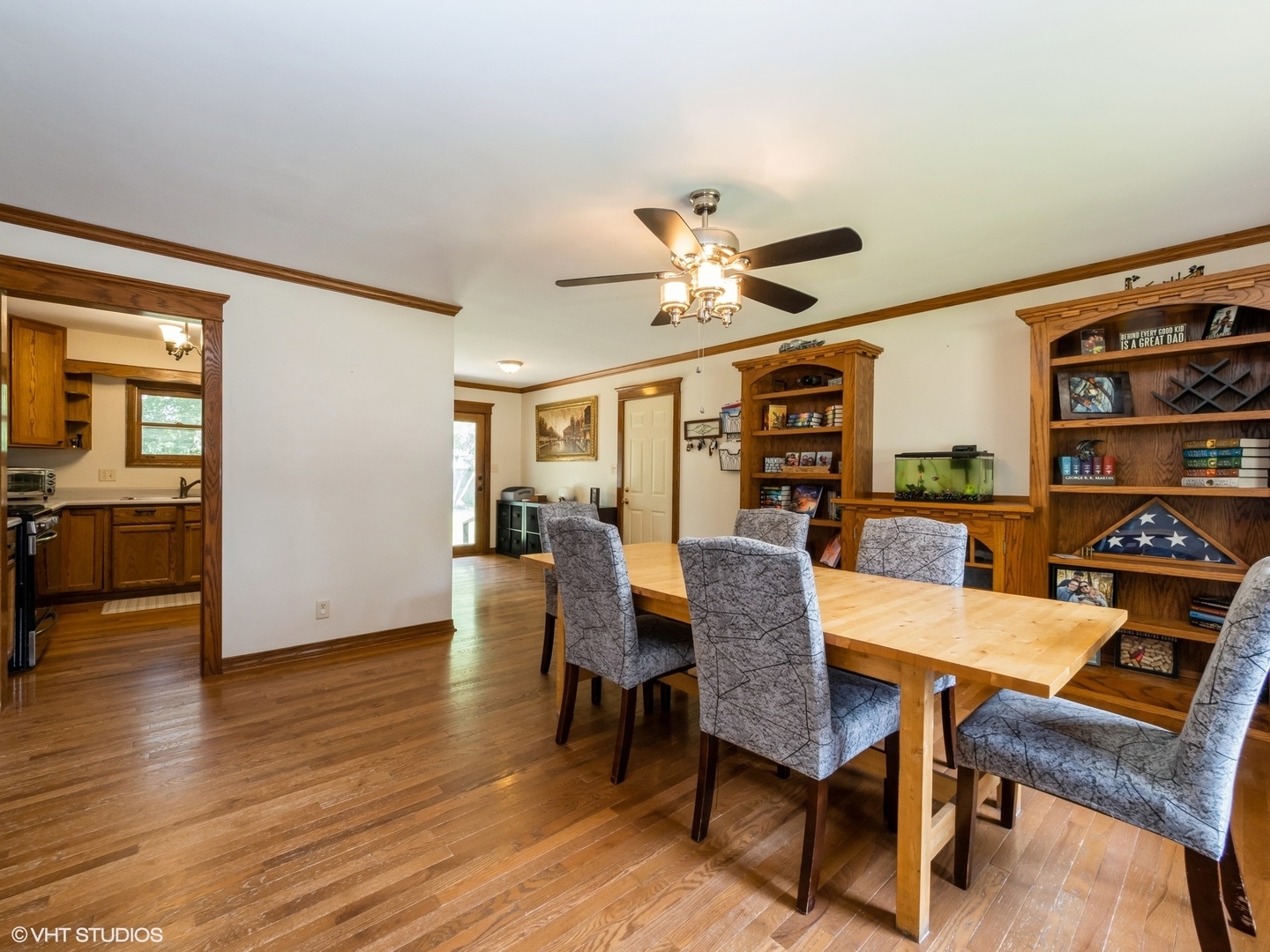 Property Photo: 519 E Lee Street IL 60545