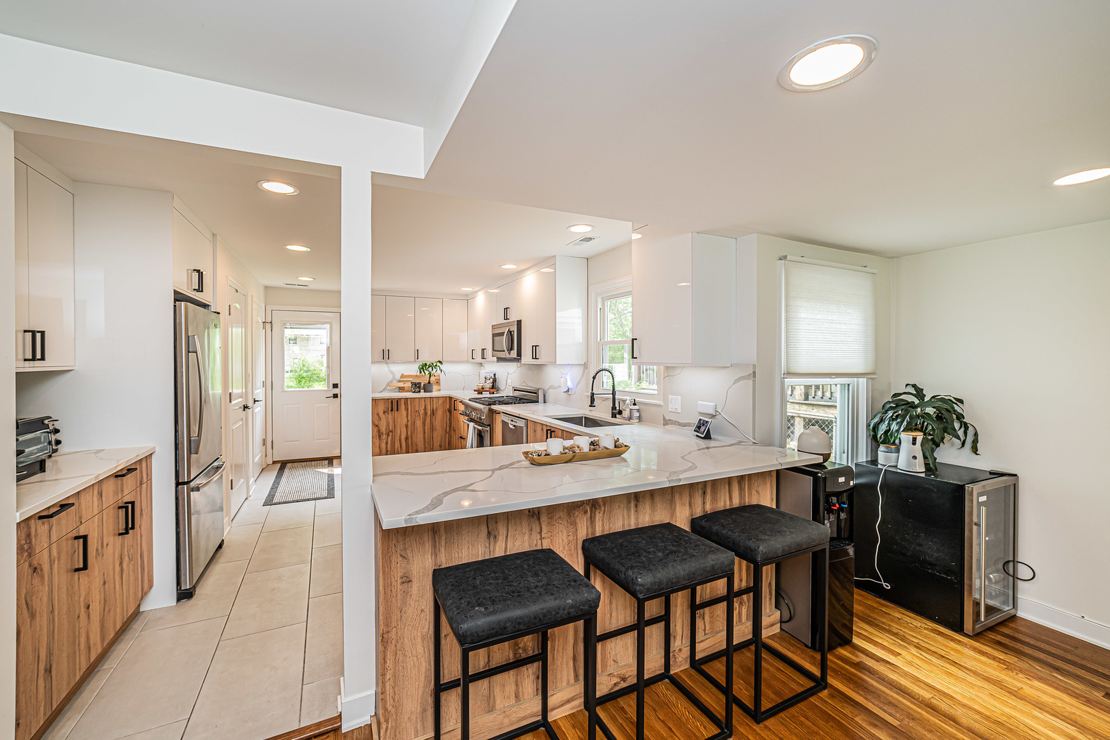 Property Photo: 418 S Rose Street IL 60067