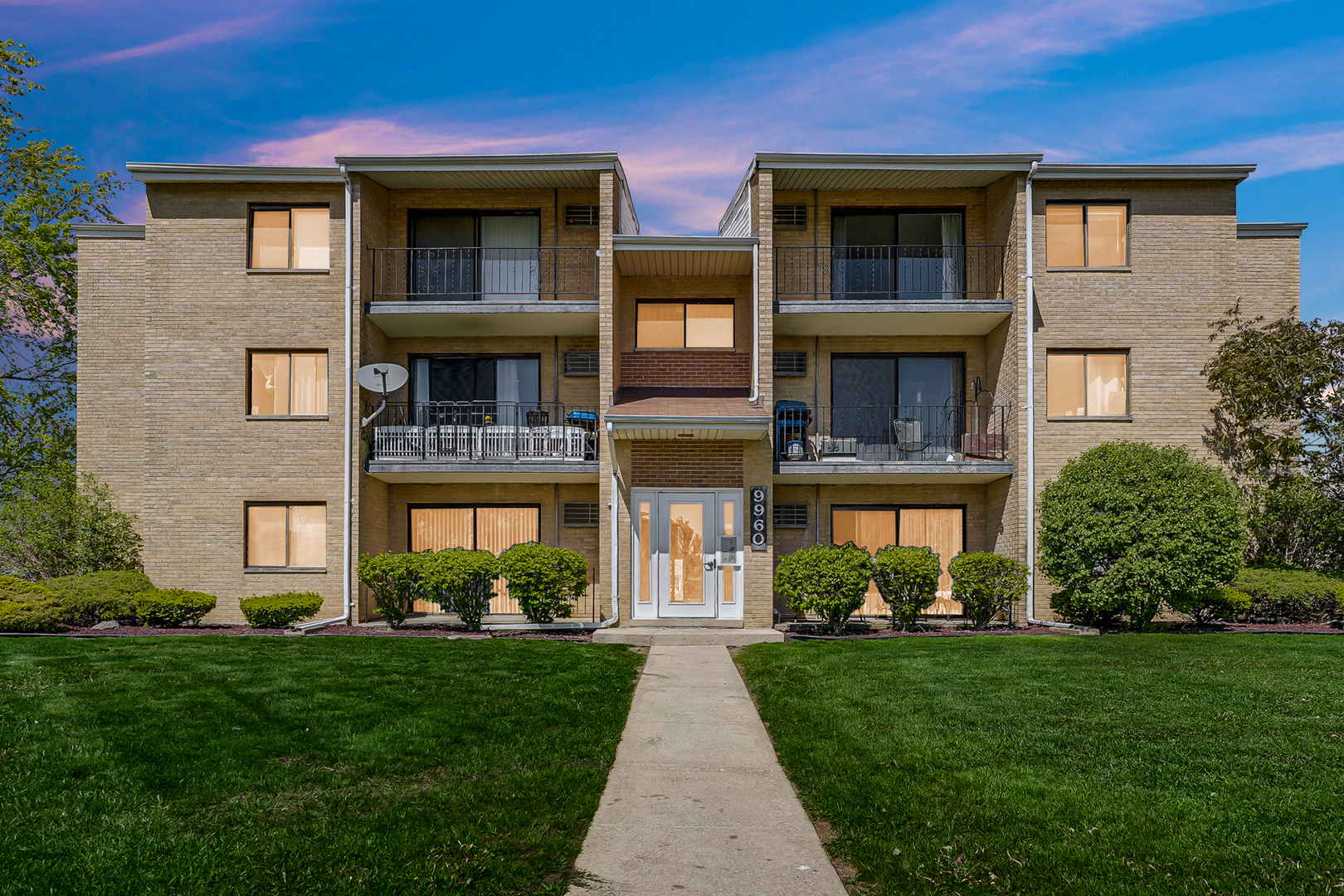Property Photo: 9960 Franchesca Court 2C IL 60462