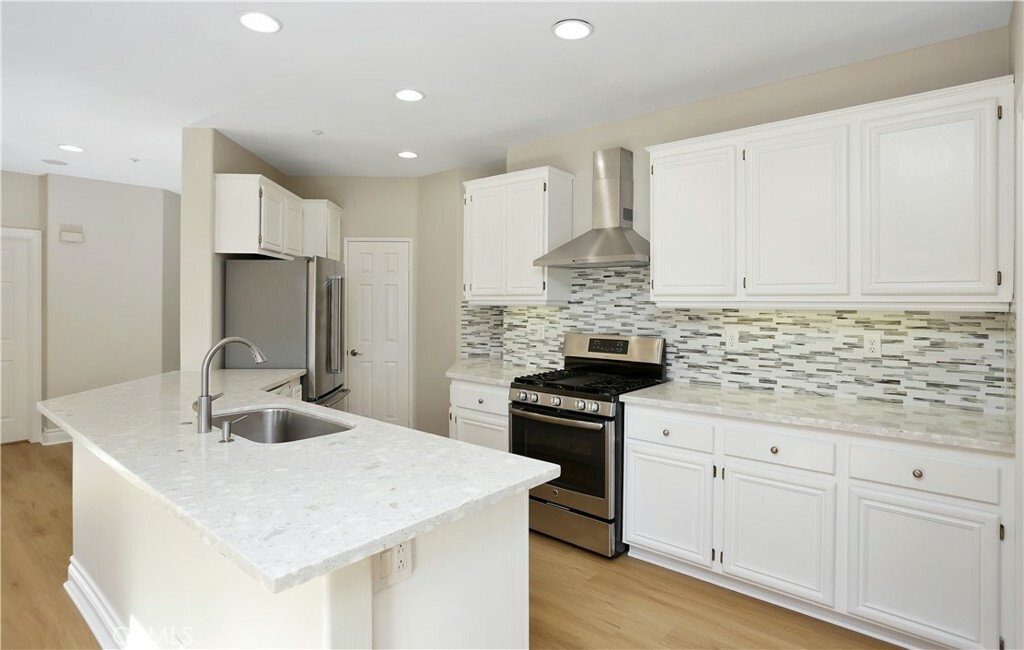 Property Photo: 5 Bradford CA 92602