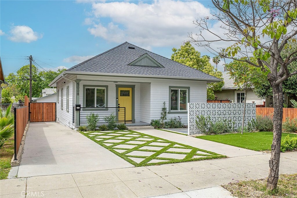 Property Photo: 5008 Stratford Road CA 90042