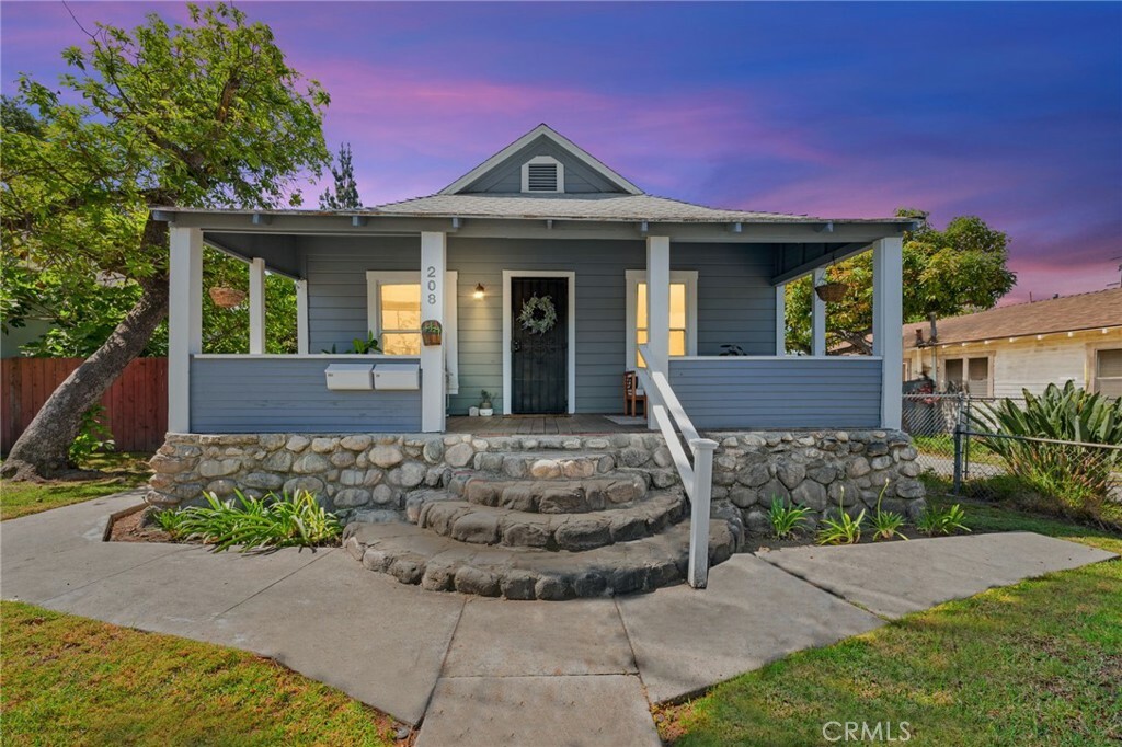 Property Photo: 208 W Walnut Avenue CA 91016