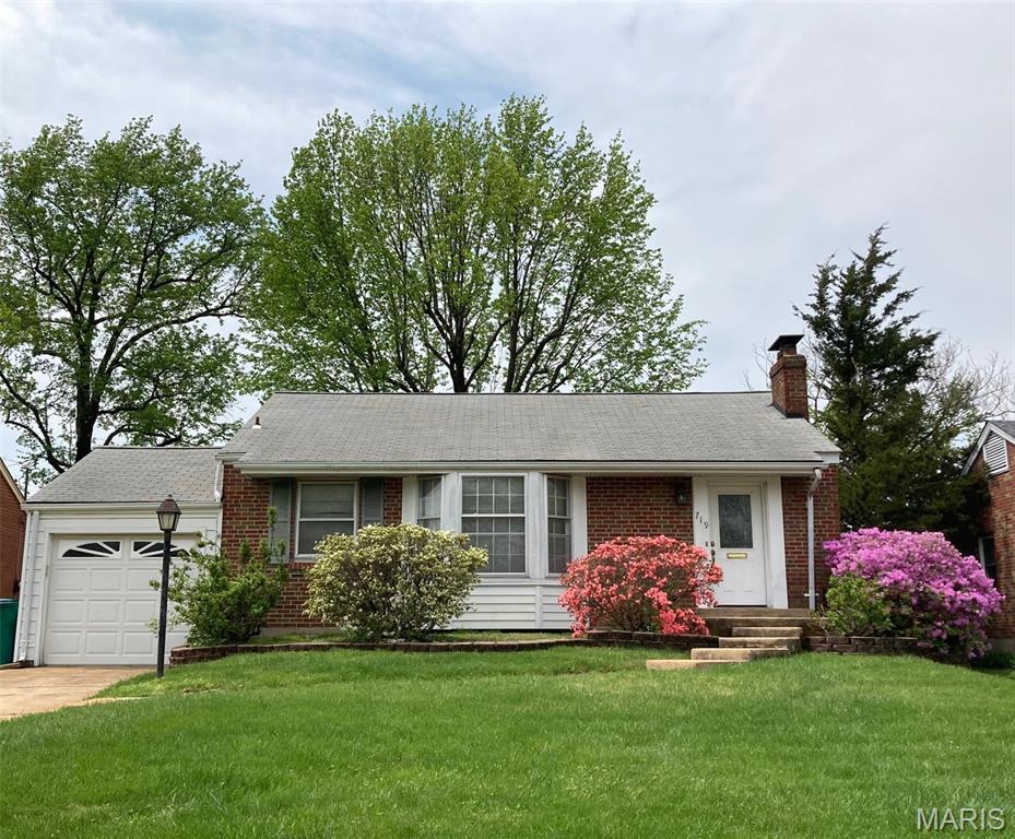719 Colebrook Drive  Webster Groves MO 63119 photo