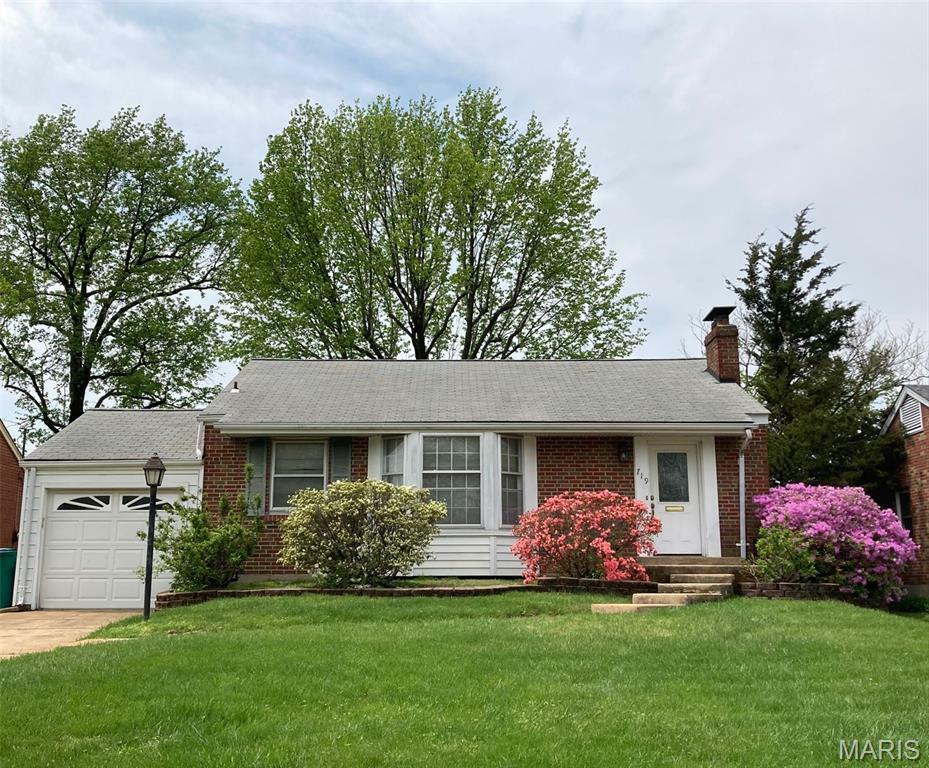 Property Photo: 719 Colebrook Drive MO 63119