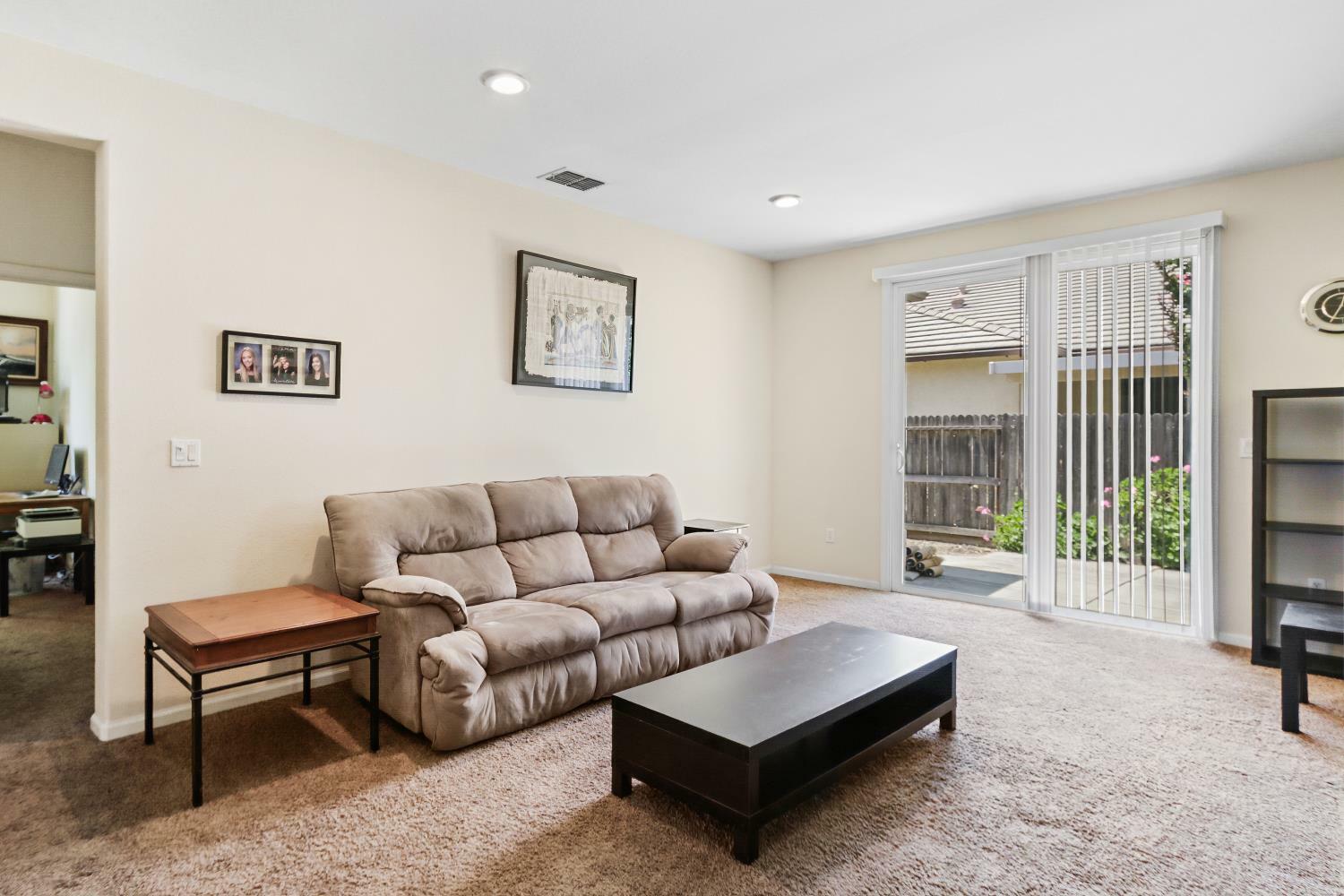 Property Photo: 6 Sun Reign Place CA 95823