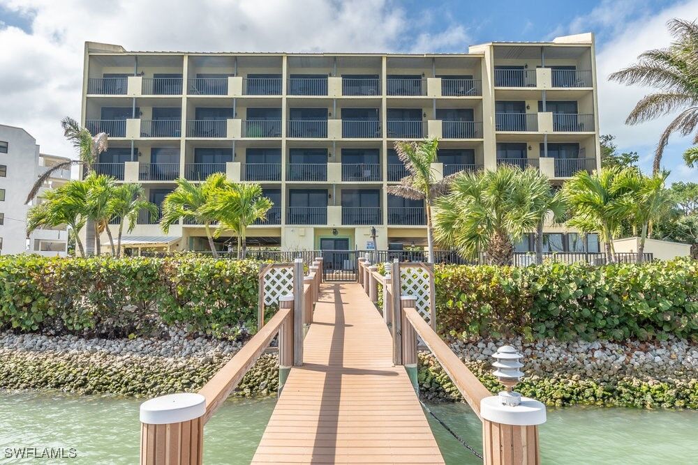 Property Photo:  10 Tampa Place 301  FL 34145 