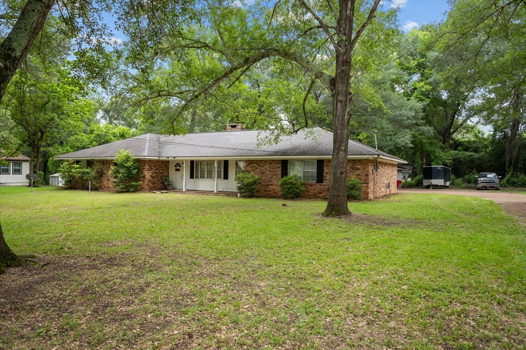 Property Photo: 232 S Sanders TX 75964
