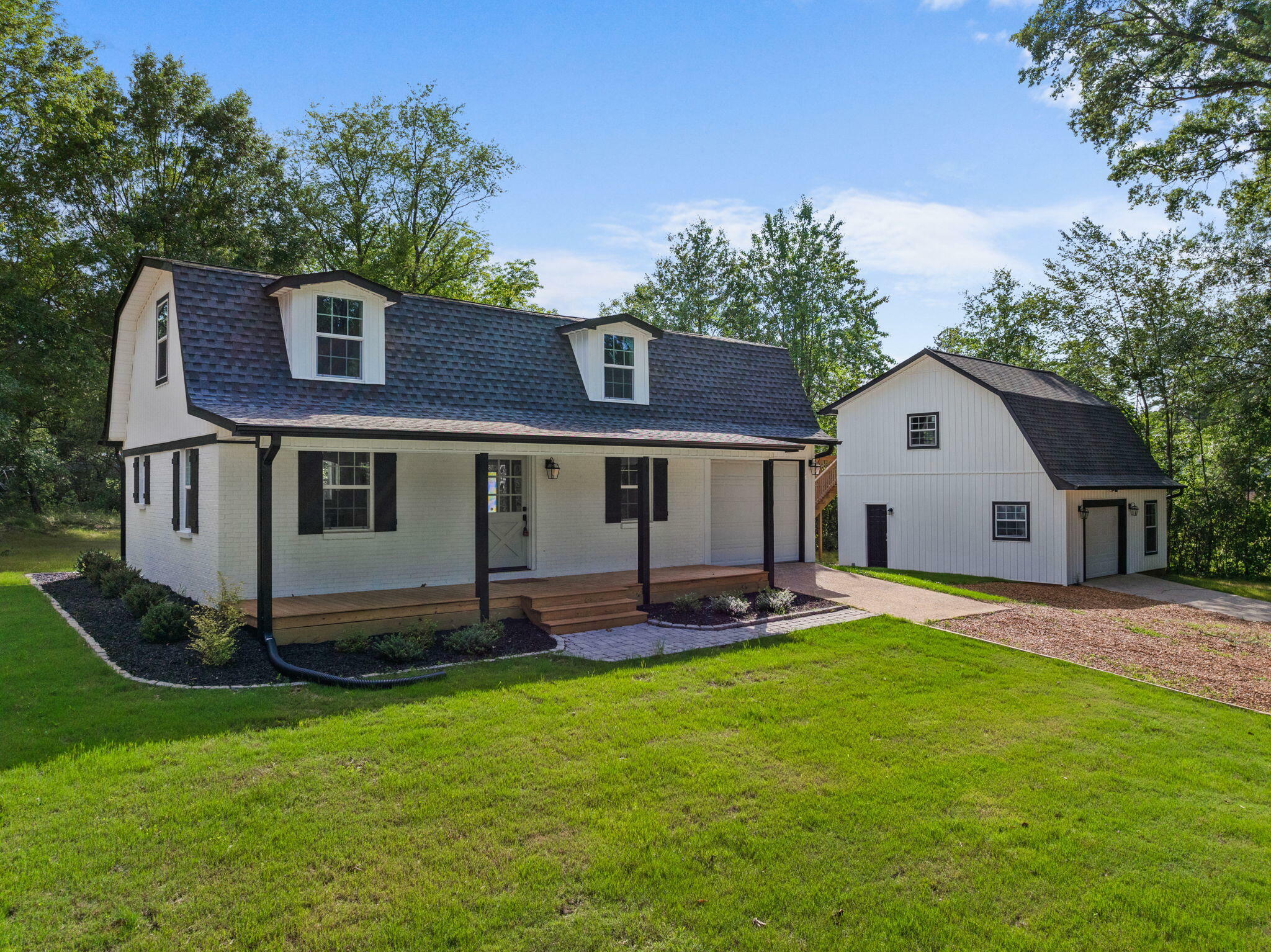 Property Photo: 16 County Road 111 MS 38834
